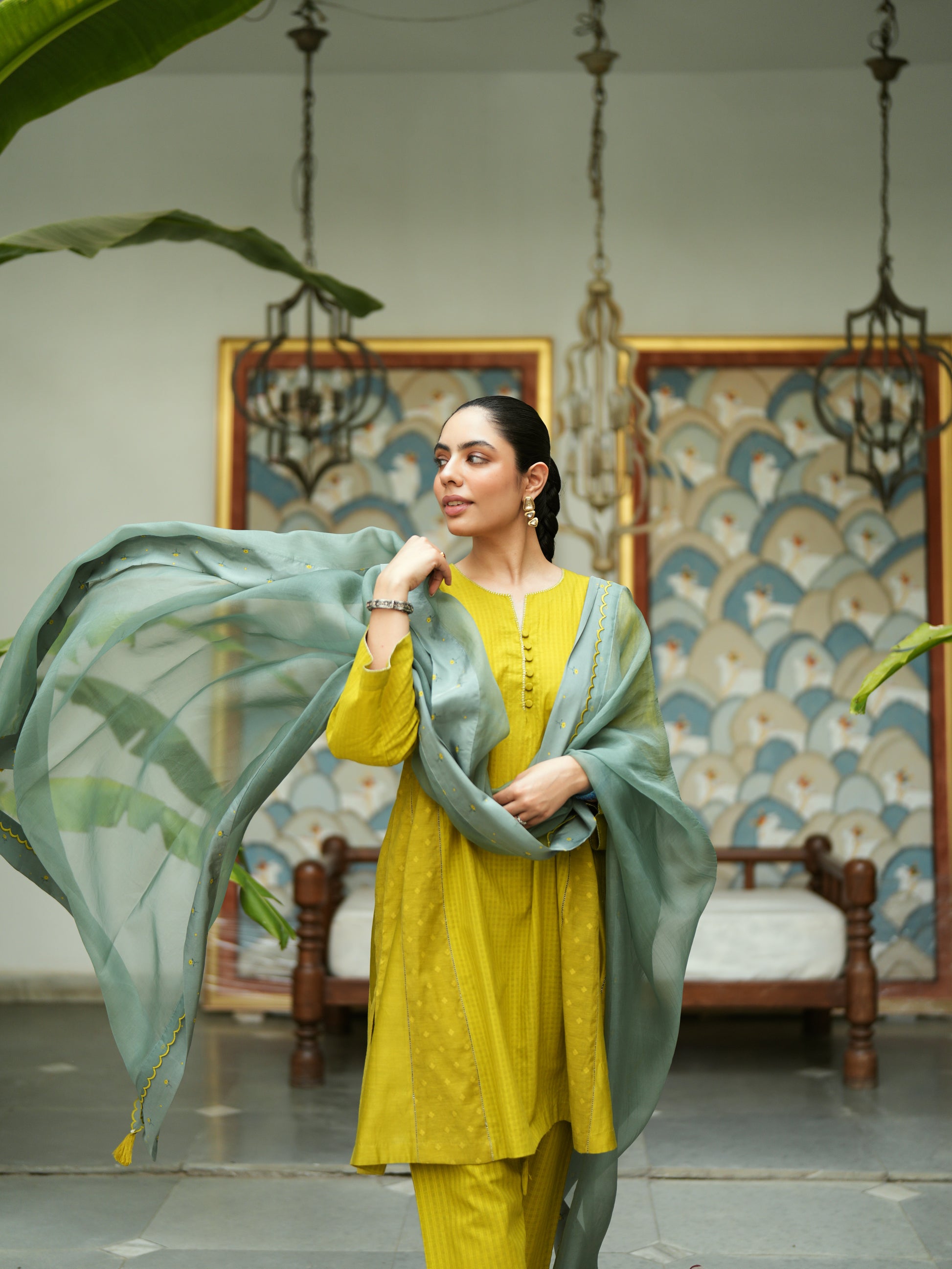 Anvaya Chartruese Ensemble
